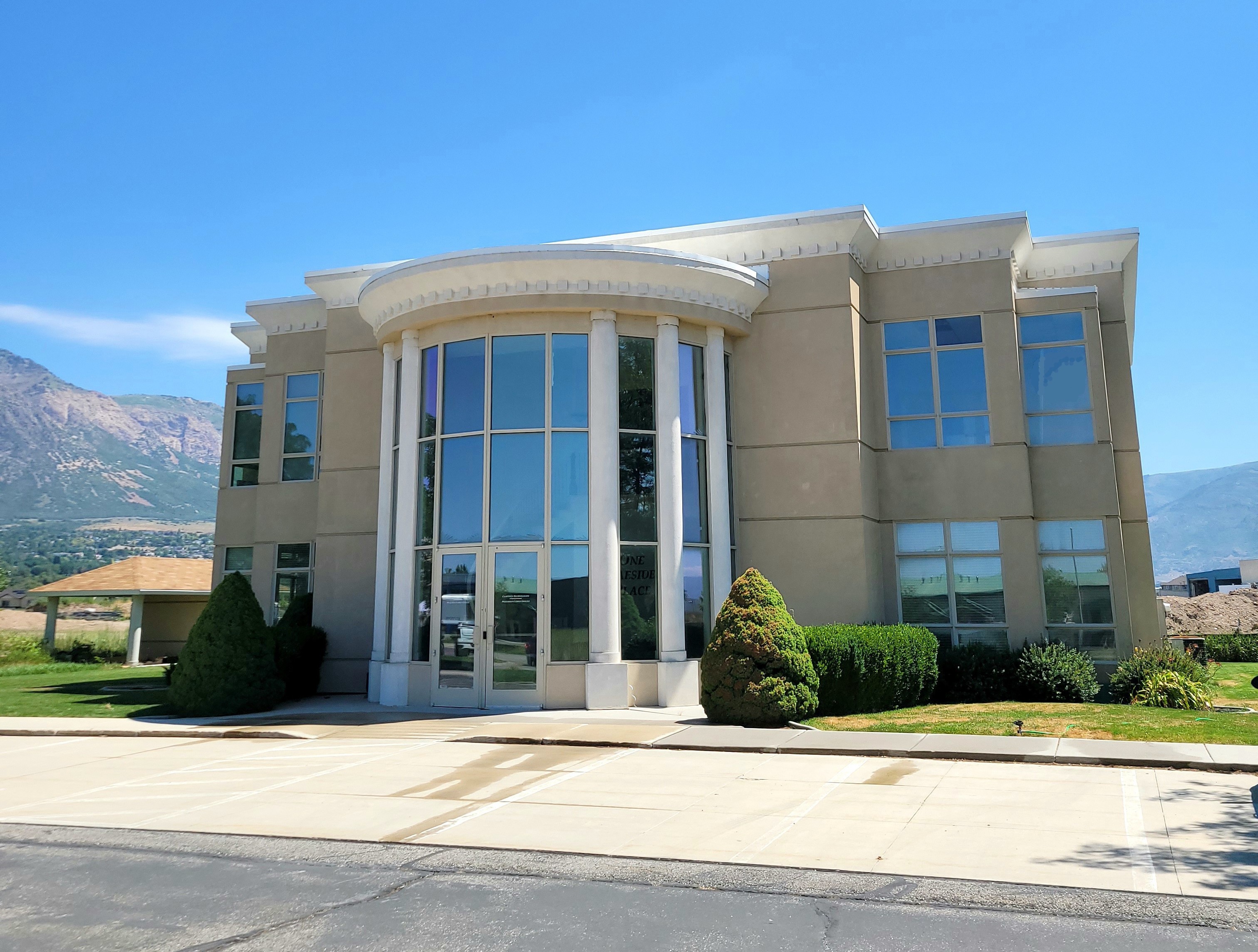 Praesideo Office Building
